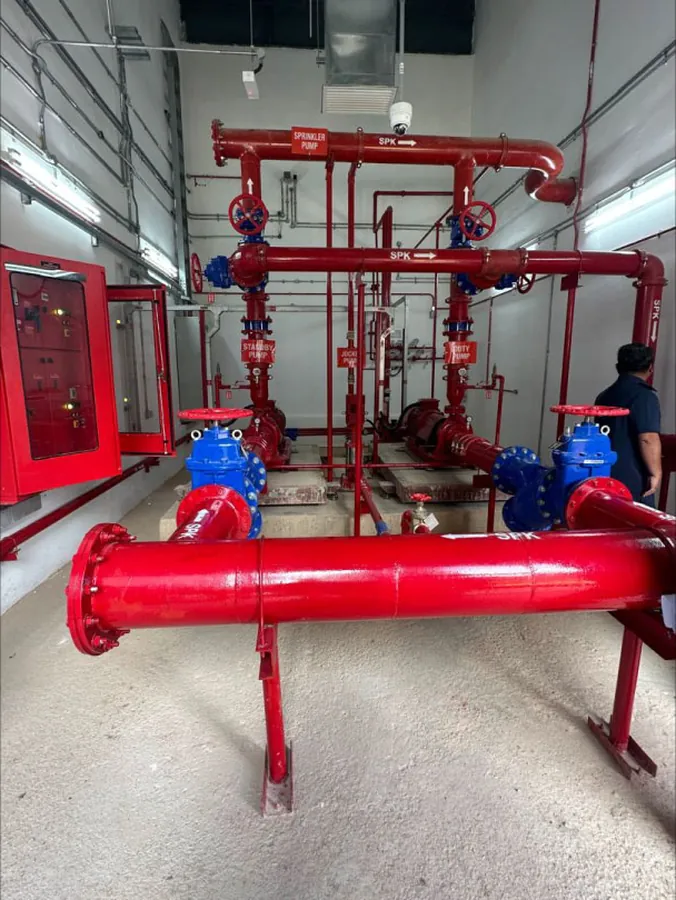 Pump and valve set installation on an industrial site